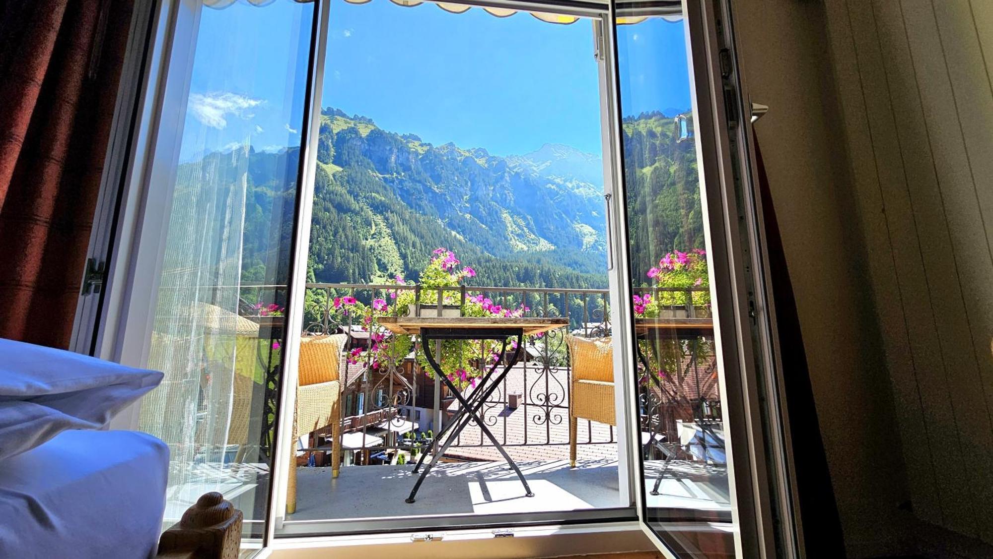 Hotel Schoenegg Wengen Bagian luar foto