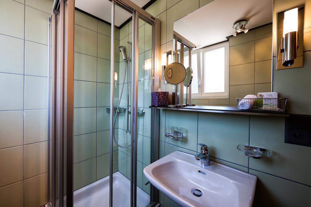 Hotel Schoenegg Wengen Bagian luar foto